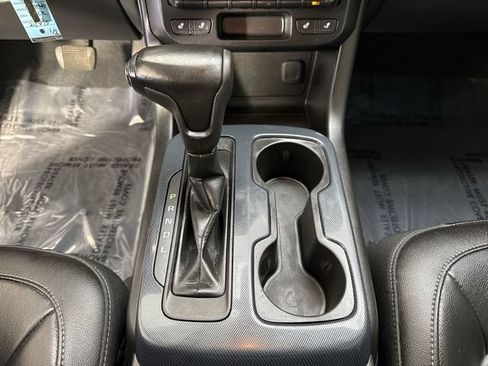 Used 2019 Chevrolet Colorado Z71 AWD/4WD image 18