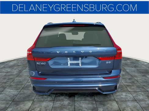 Used 2024 Volvo XC60 B5 Plus AWD/4WD image 4
