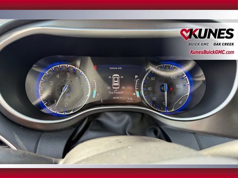 Used 2024 Chrysler Pacifica Touring-L FWD image 14