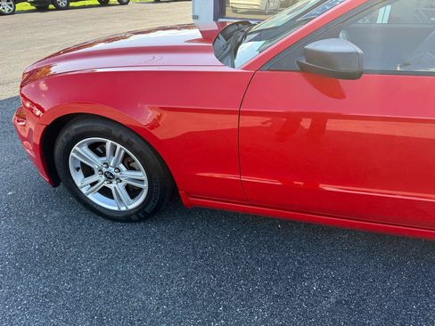 Used 2014 Ford Mustang Convertible RWD image 3