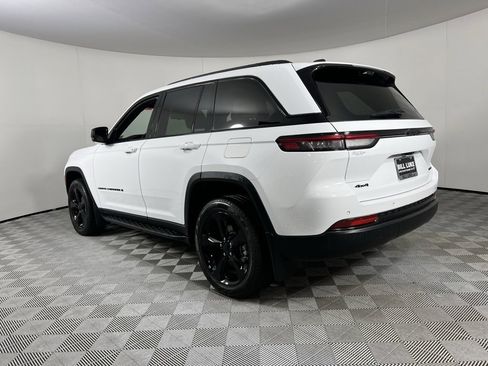 Certified 2024 Jeep Grand Cherokee Limited w/ Luxury Tech Group II image 7