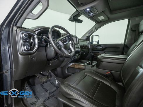 Used 2020 GMC Sierra 2500 Denali w/ Denali Ultimate Package AWD/4WD image 10