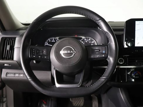 Used 2023 Nissan Pathfinder SL AWD/4WD image 39
