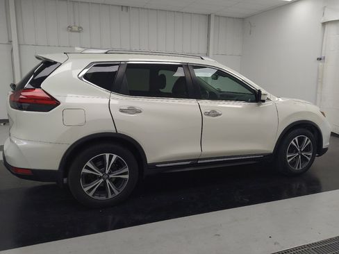 Used 2017 Nissan Rogue SL w/ SL Premium Package FWD image 10
