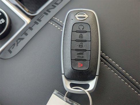 New 2025 Nissan Pathfinder Platinum w/ Black Appearance Package image 34