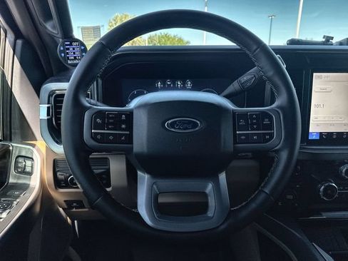 Used 2025 Ford F350 Lariat w/ Lariat Ultimate Package AWD/4WD image 14
