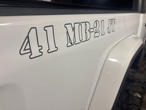 Used 2021 Jeep Gladiator Willys image 5