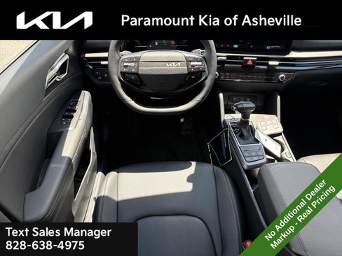 New 2026 Kia Sportage EX AWD/4WD image 24