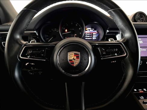 Used 2023 Porsche Macan AWD/4WD image 18