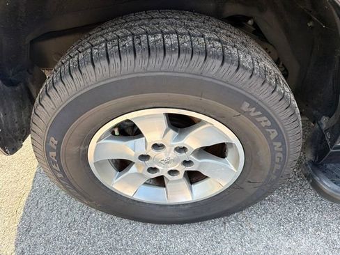 Used 2013 Toyota 4Runner SR5 w/ Convenience Pkg RWD image 14