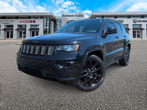 Used 2019 Jeep Grand Cherokee Altitude RWD image 1
