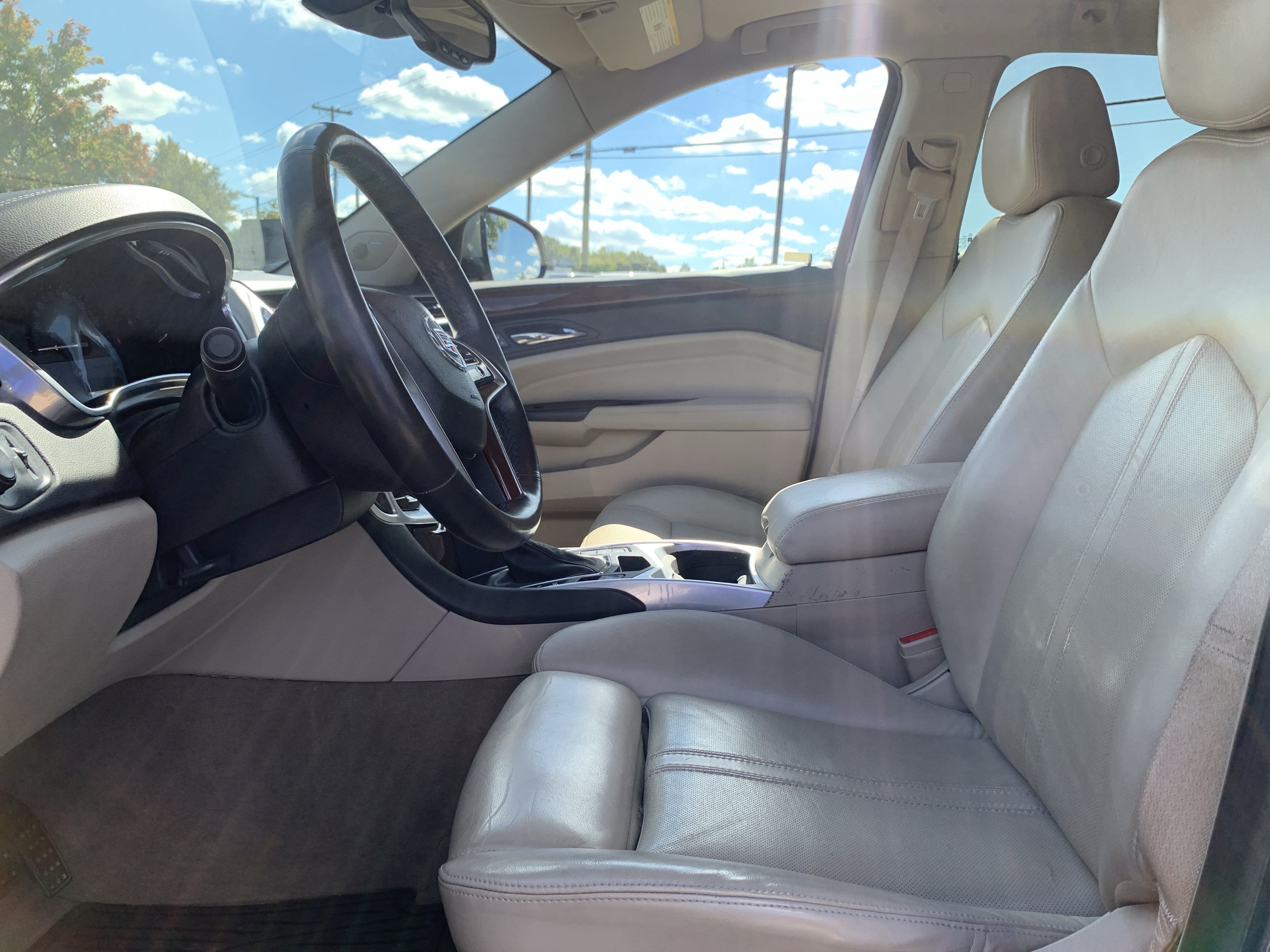 Used 2013 Cadillac SRX Luxury w/ Driver Awareness Package FWD image 16
