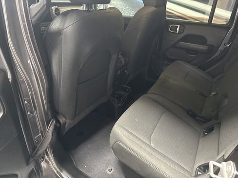 Used 2021 Jeep Gladiator Overland image 11