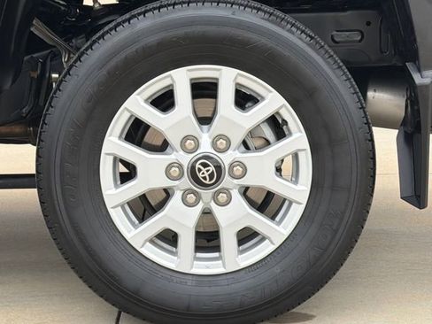 Used 2024 Toyota Tacoma SR5 RWD image 10