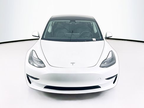 Used 2023 Tesla Model 3 Standard Range RWD image 2