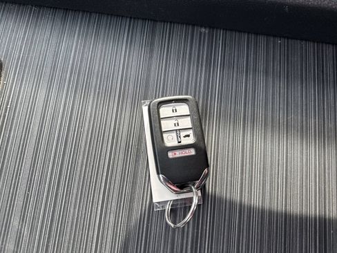 Used 2016 Honda Pilot Touring image 7