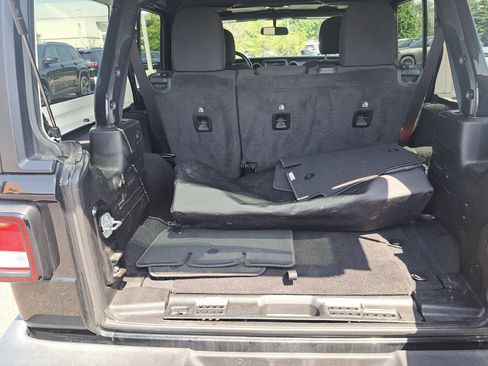 Used 2022 Jeep Wrangler Unlimited Sport AWD/4WD image 24