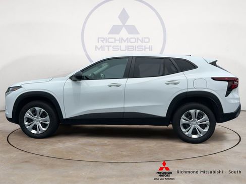 Used 2024 Chevrolet Trax LS FWD image 6
