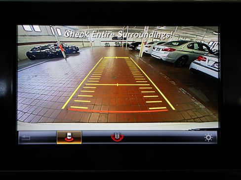 Used 2018 Mercedes-Benz GLC 300 4MATIC image 19