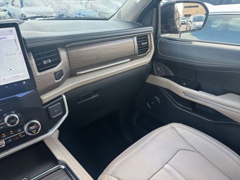 Used 2024 Ford Expedition Max Limited image 40