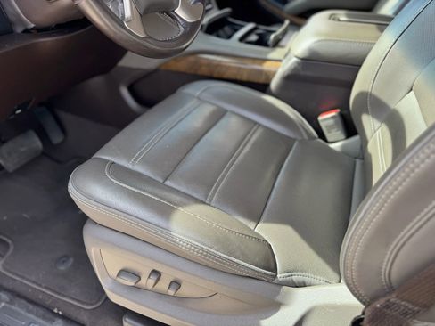 Used 2019 GMC Yukon XL Denali w/ Denali Ultimate Package image 18