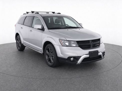 Used 2019 Dodge Journey Crossroad AWD/4WD image 2