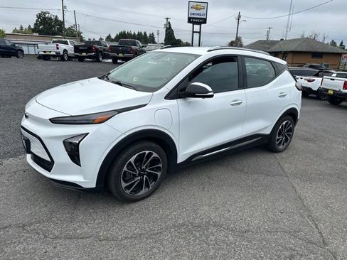 Used 2022 Chevrolet Bolt EUV Premier FWD image 2