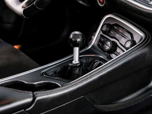 Used 2015 Dodge Challenger SRT w/ Technology Group image 23