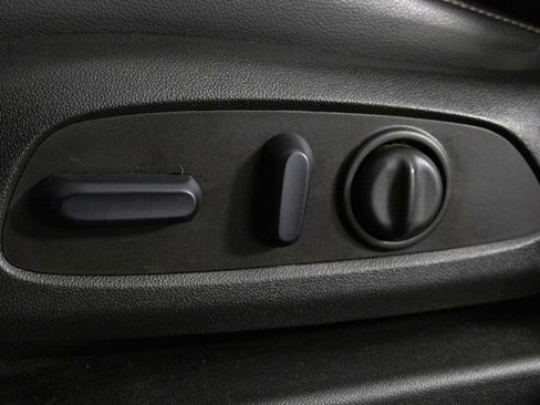 Certified 2023 GMC Acadia SLT image 19