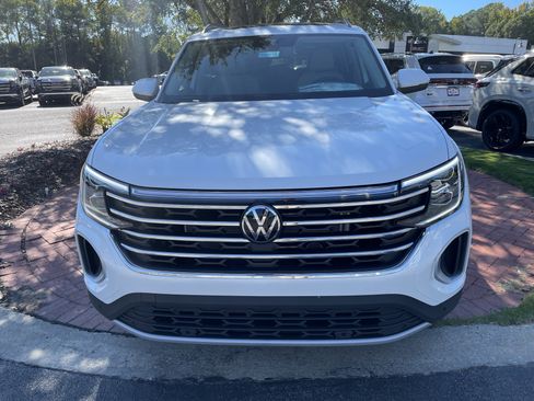 New 2026 Volkswagen Atlas SE FWD image 2
