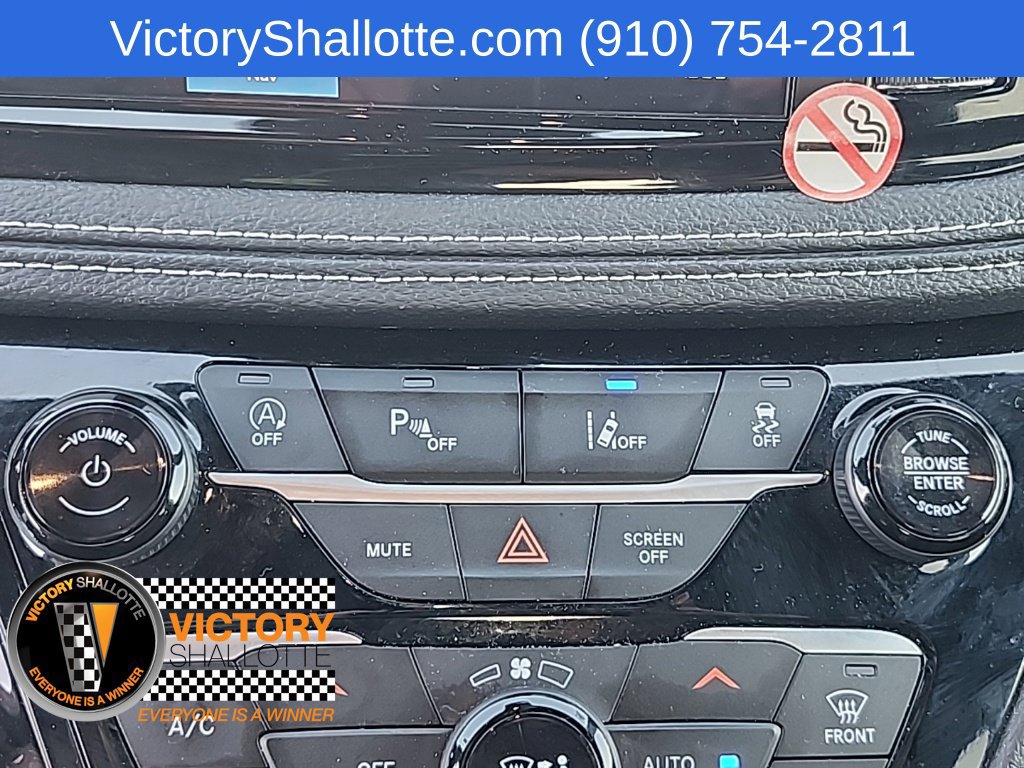 Used 2025 Chrysler Pacifica Limited FWD image 10