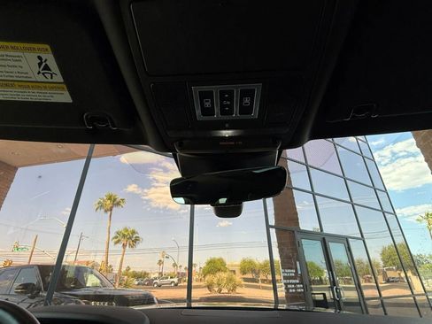 Used 2019 Land Rover Discovery HSE image 37