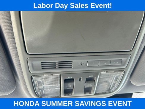 Used 2017 Honda CR-V Touring image 31