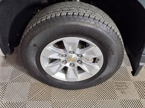 Used 2025 Chevrolet Silverado 1500 LT image 8