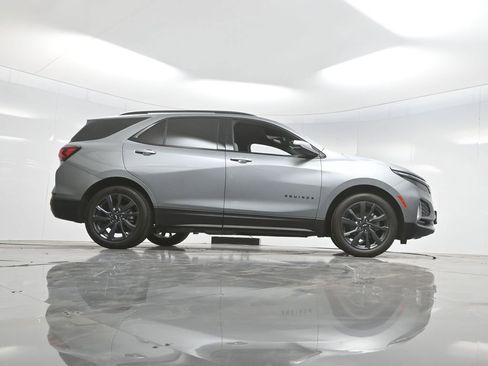 Used 2024 Chevrolet Equinox RS image 50