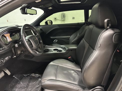 Used 2023 Dodge Challenger SXT w/ Plus Package image 16