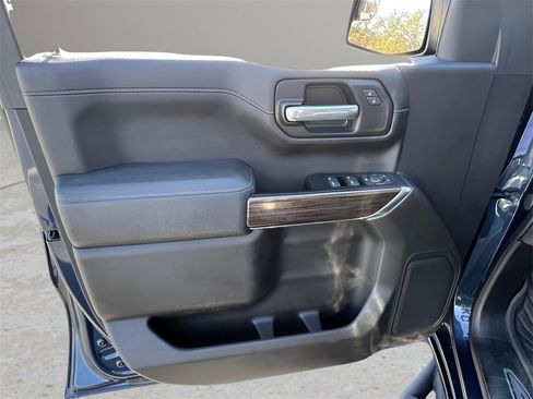 Used 2020 Chevrolet Silverado 1500 LT Trail Boss image 11