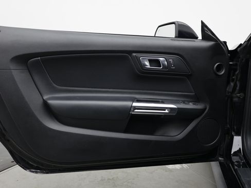 Used 2021 Ford Mustang GT RWD image 12