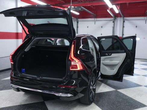 Used 2023 Volvo XC60 B5 Plus AWD/4WD image 27