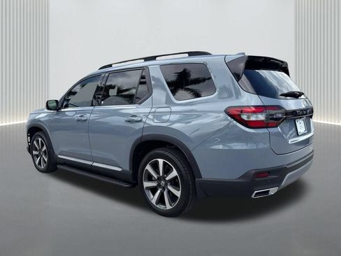 Used 2025 Honda Pilot Touring image 6