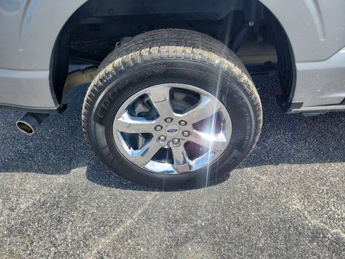 Used 2021 Ford F150 Lariat w/ Equipment Group 502A High AWD/4WD image 8