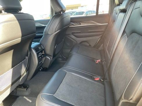 New 2026 Jeep Grand Cherokee Altitude AWD/4WD image 11