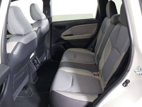 Used 2025 Subaru Forester Premium image 34