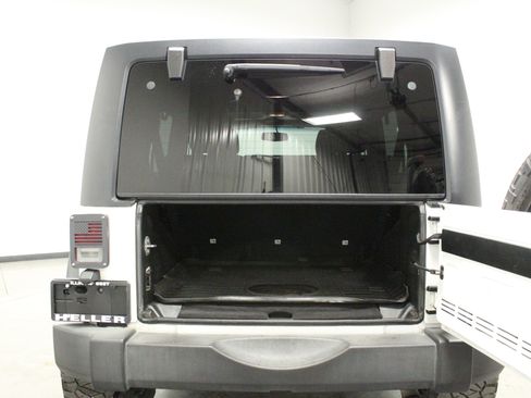 Used 2018 Jeep Wrangler Unlimited Sport S AWD/4WD image 15