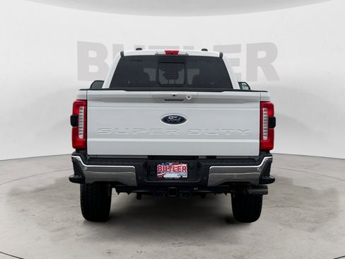 New 2026 Ford F250 Lariat w/ FX4 Off-Road Package image 4