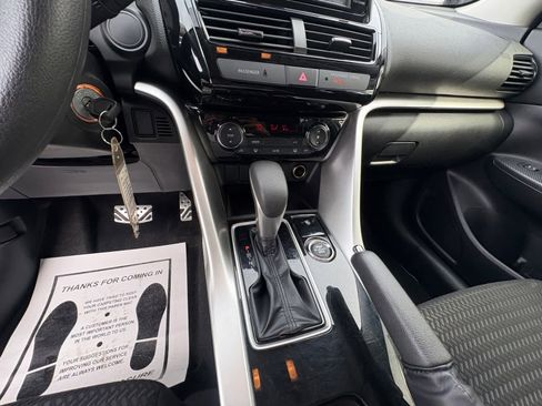 Used 2025 Mitsubishi Eclipse Cross ES AWD/4WD image 17