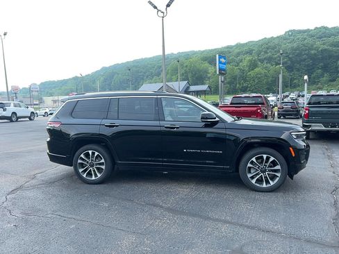 Used 2021 Jeep Grand Cherokee L Overland w/ Luxury Tech Group IV image 3