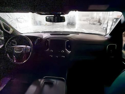 Used 2022 GMC Sierra 2500 AT4 w/ AT4 Preferred Package AWD/4WD image 9