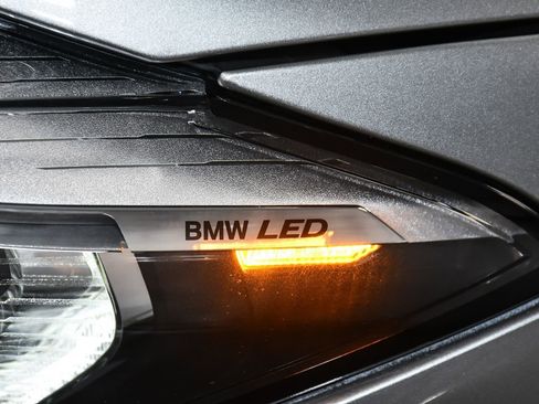 Used 2022 BMW 740i xDrive w/ M Sport Package AWD/4WD image 86