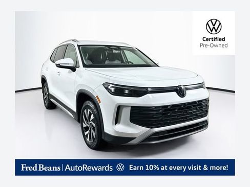 Certified 2025 Volkswagen Tiguan S AWD/4WD image 1